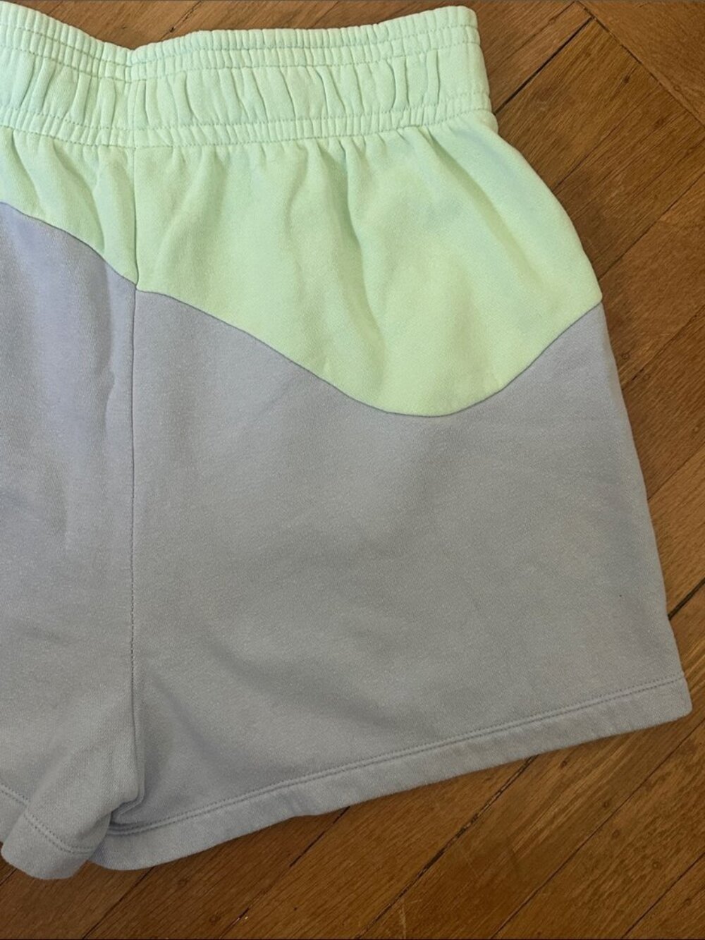 Nike Color Clash Euphoria high rise color block contrast relaxed fit sweat short - Picture 8 of 13